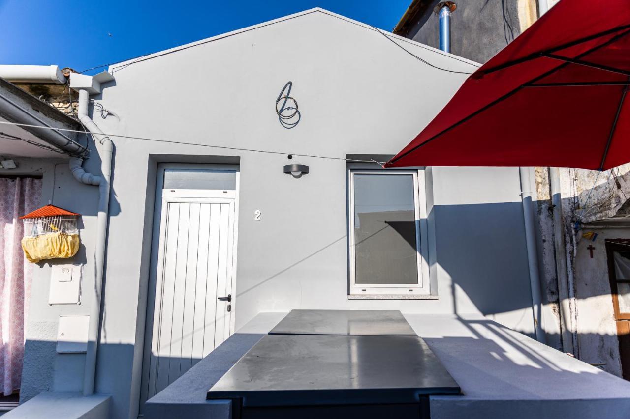 House On A Rustic Island At Campanha Trainstation Appartement Porto Buitenkant foto