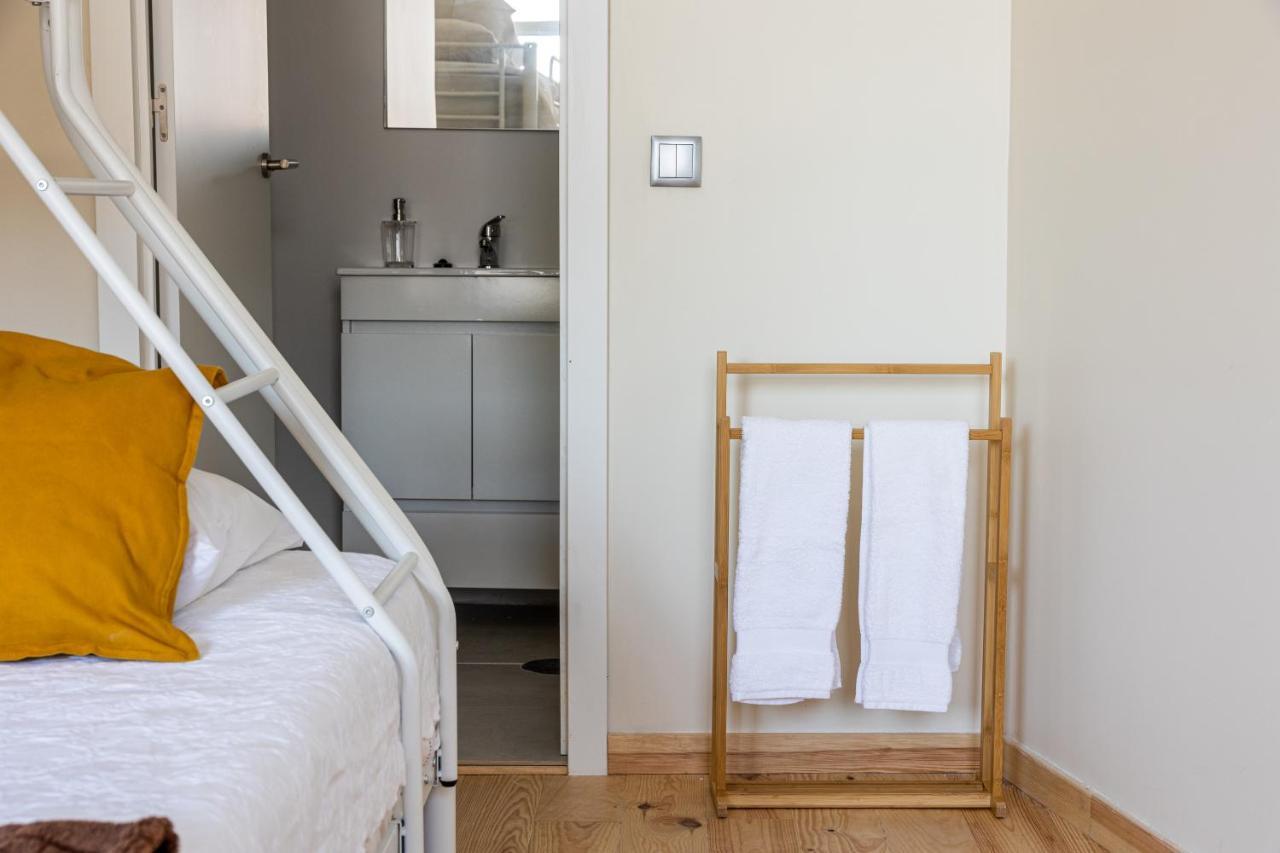 House On A Rustic Island At Campanha Trainstation Appartement Porto Buitenkant foto